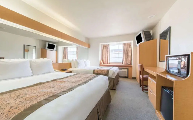 Microtel Inn & Suites By Wyndham Altus