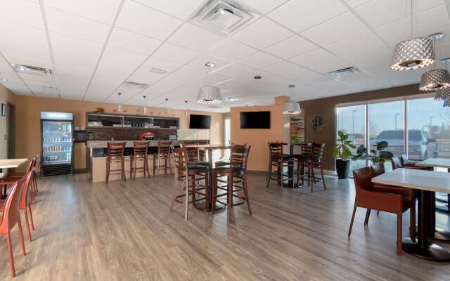 Best Western Plus Airport Inn & Suites