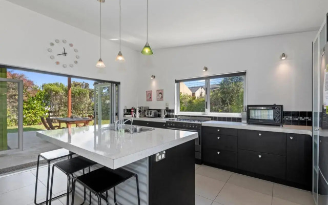 Seabreeze Bach - Mangawhai Heads Holiday Home