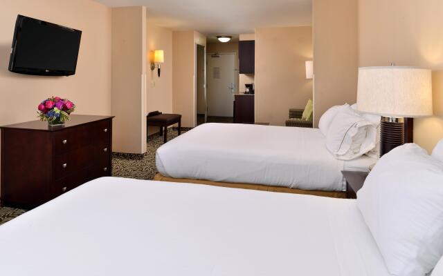 Holiday Inn Express Hotel & Suites River Park, an IHG Hotel