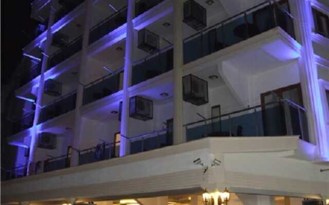 Nisan Hill Hotel