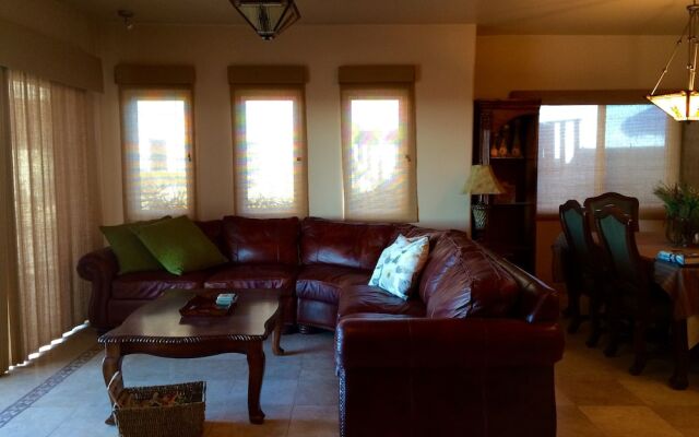 Playa Villa - 2 Br condo by RedAwning