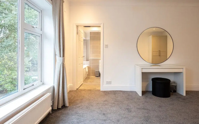 Pillo Rooms - 4BR House near Heaton Park