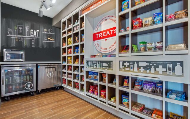 Hampton Inn & Suites Greeley