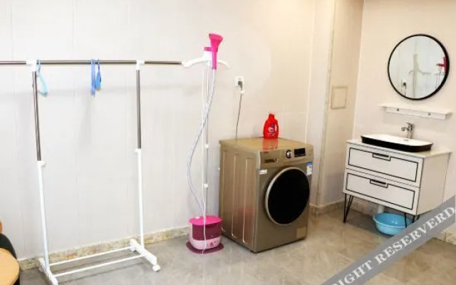 Yingjie Collection Hotel (Zibo Aluminum City Shopping Center Shandong Aluminum Vocational College)