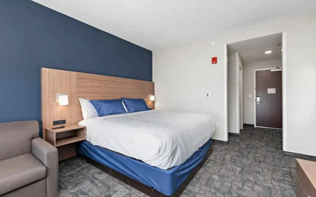 Holiday Inn Express Kansas City North Parkville An IHG Hotel