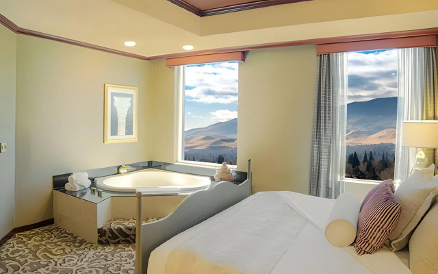 Silver Legacy Reno- A Caesars Rewards Destination