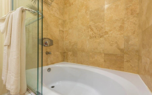 The Fountain 301 - One Bedroom Condo