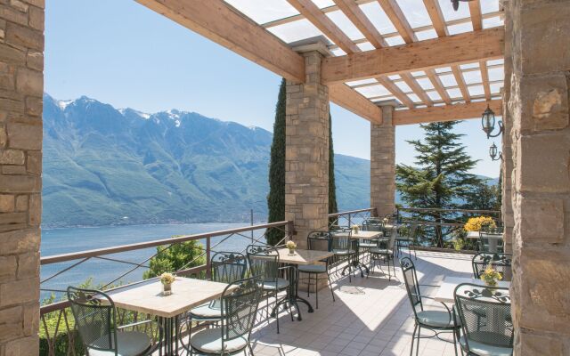 Village Hotel Lucia