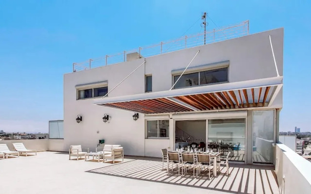 2BDR Roof Top Sea View Neve Tsedek TL56