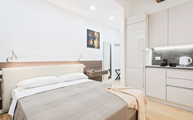 Due Torri Elegant Mini House