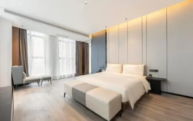 Atour Hotel Zhengzhou East Station Longzi Lake