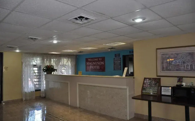 Sandusky Hotel Inn and Suites