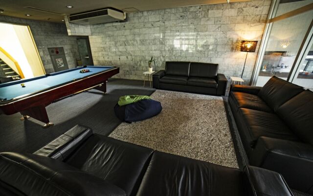 The Phat Packers - Hostel