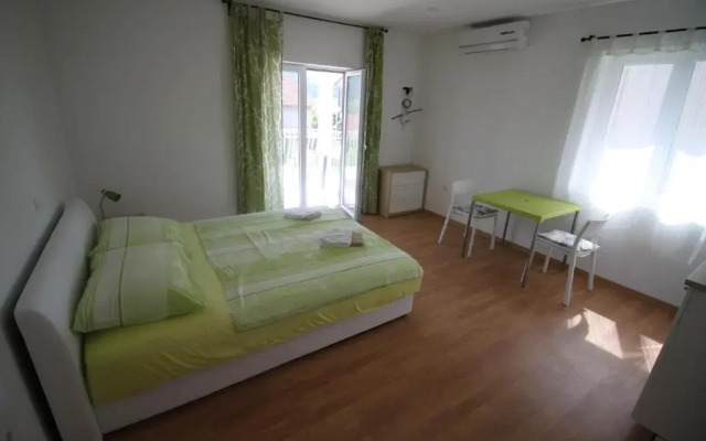 Apartments Marinko