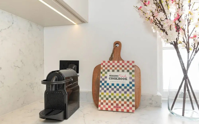 Elegant and Bright 3-bed Flat Near Sloane Square