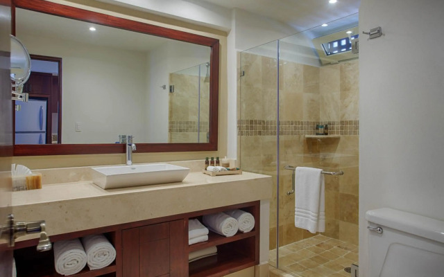 Costa Sur Resort & Spa