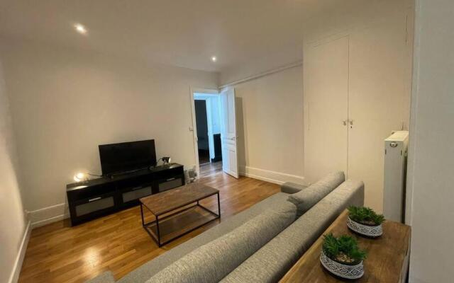 Superbe appartement rénové avec parking gratuit