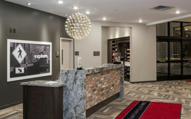 Hampton Inn & Suites Minneapolis University Area