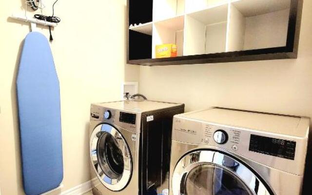 3 bedroom town house in ottawa close to downtown