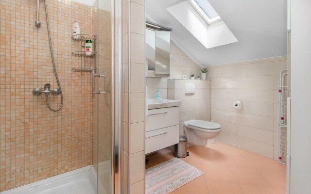 Amazing Home in Dramalj With Wifi and 2 Bedrooms