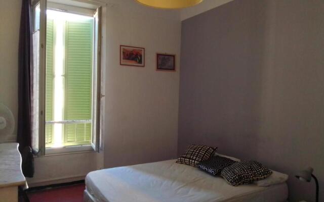 Typical Toulon apartment 50M beaches