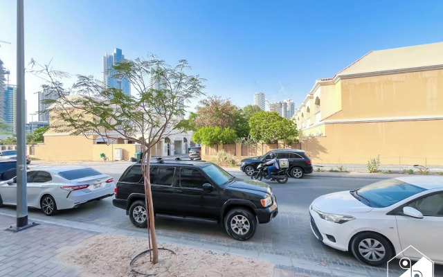 Stylish Ground-floor Studio JVC