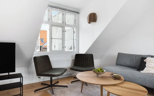 Saint - Nice 1-bdr Apt by the Canals