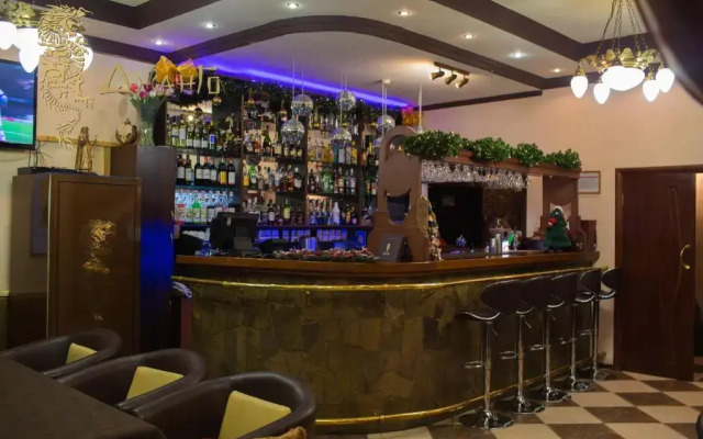 DzhanGo Hotel