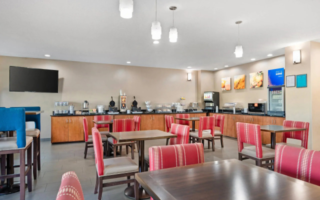 Comfort Suites Oxford I-20 exit 188