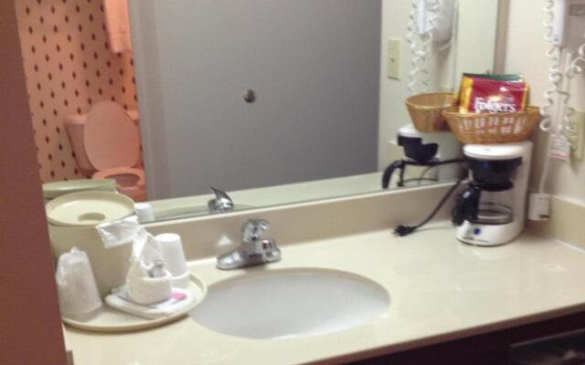 Country Hearth Inn & Suites Willard