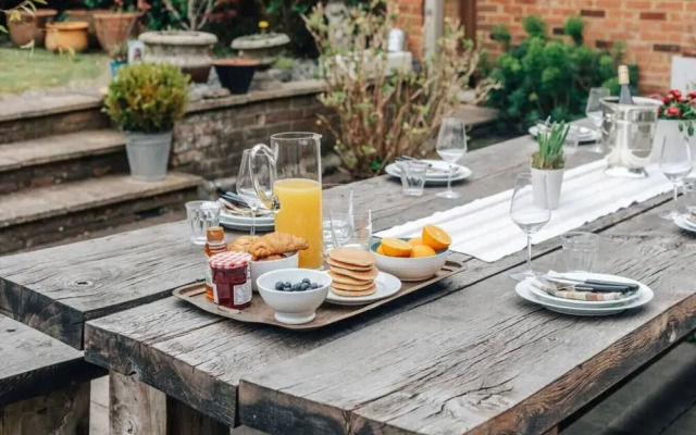 Lavender House - Peaceful Countryside Setting