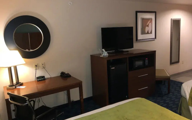 Country View Inn & Suites