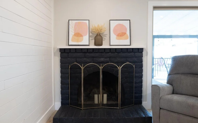 Open Floor Mesa Gable Vacation Home with Heated Pool by Redawning