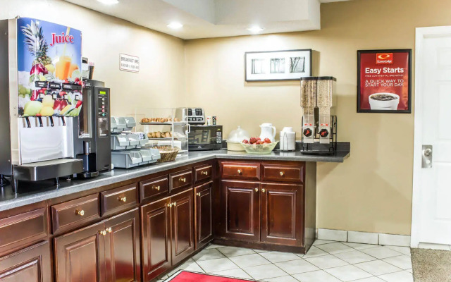 Econo Lodge Burlington I-40