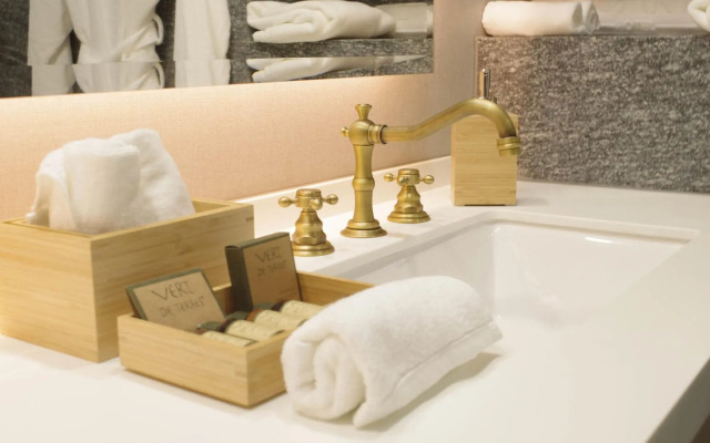 Quartz Hotel & SPA