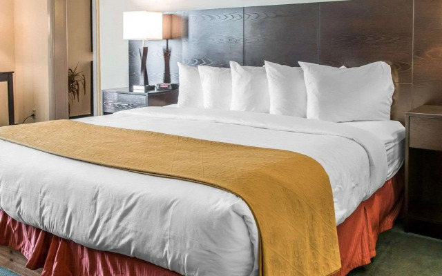 Quality Inn & Suites Escanaba North