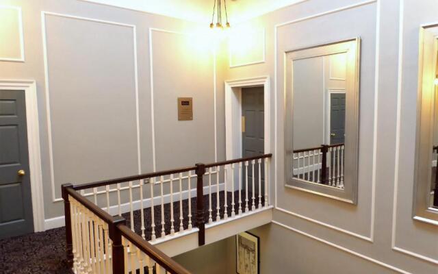 The Broderick at Claremont Apartments