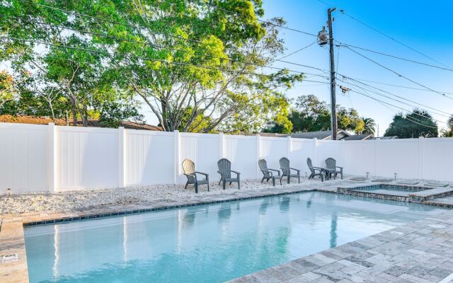 Breezy Seminole Vacation Rental With Hot Tub!