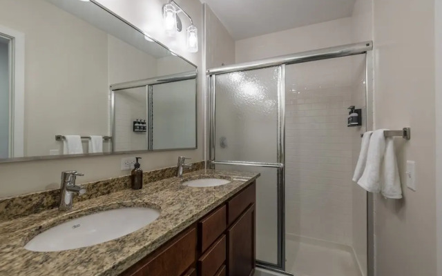 Divine Lorraine Apartment Hotel