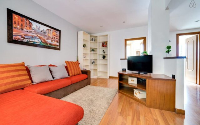 Comfortable Flat 15 Minutes to the City Center