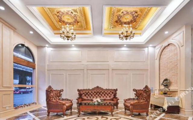 Vienna Hotel (Nanjing Hexi Golden Eagle Shop)