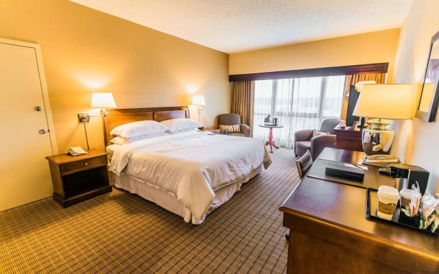 Sheraton Eatontown Hotel