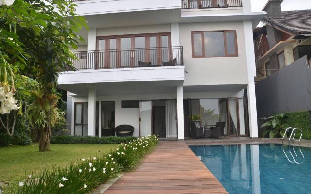 Asri Villa 5 Bedroom with a Private Pool