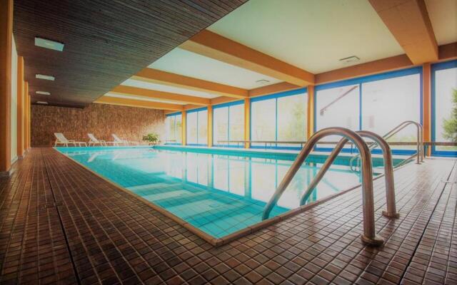 LAAX central holiday apartment with pool & sauna