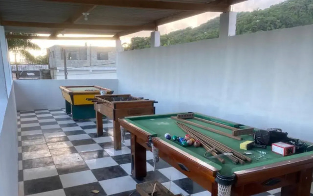 Ótima casa com piscina em Praia Grande