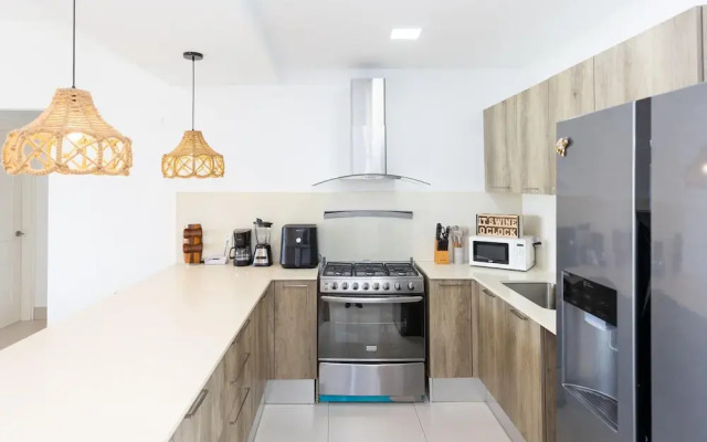 Ourfriends Condo by Acomodo