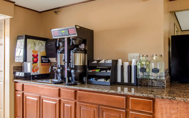Americas Best Value Inn & Suites Ft. Collins E at I-25