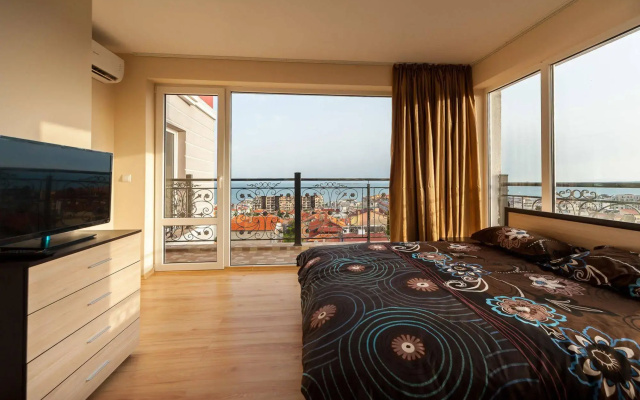 Roel Residence Apartments
