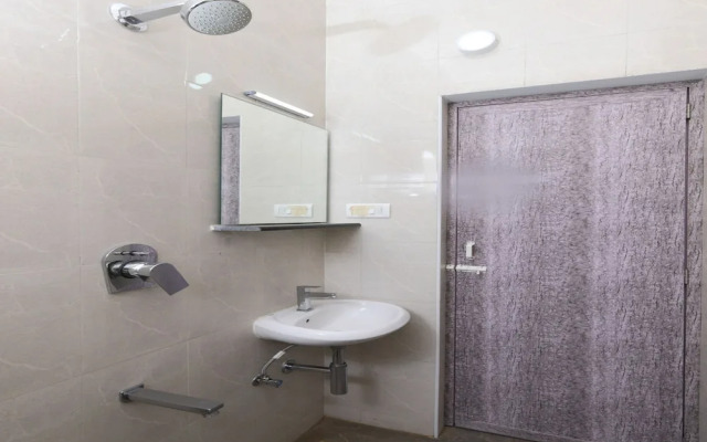 OYO 15857 Saibala Budget Hotel